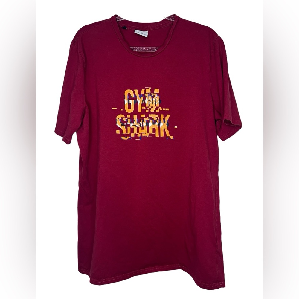 Gymshark Men’s T Shirt short sleeve with graphic on front red size Large
